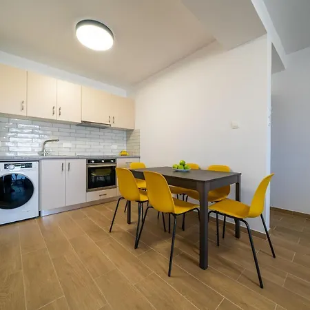 Peaceful Seaview Suite In Larnaca Center Larnaka