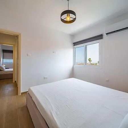 Peaceful Seaview Suite In Larnaca Center
